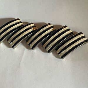 3/$10 Curvy Beads Black & White Striped Link Bracelet